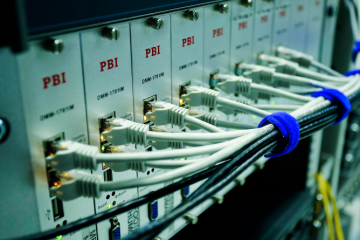 <strong>What are the advantages of PoE network switches?</strong>
