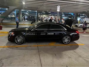 Premium Mercedes Benz sedan limo in Chicago
