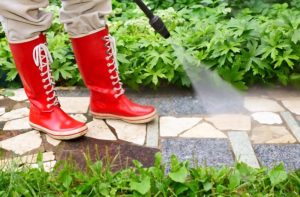 <strong>6 Ways Homeowners Can Save Money With Pressure Washing Services</strong>
